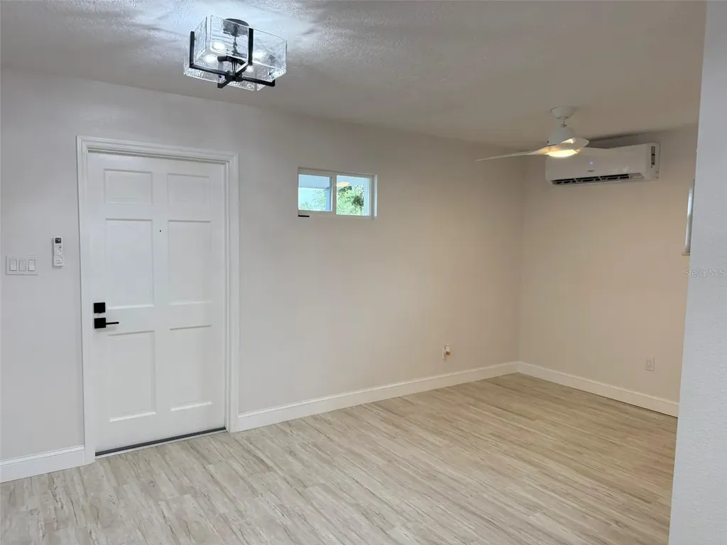 2413 18th Avenue N St Petersburg FL 33713