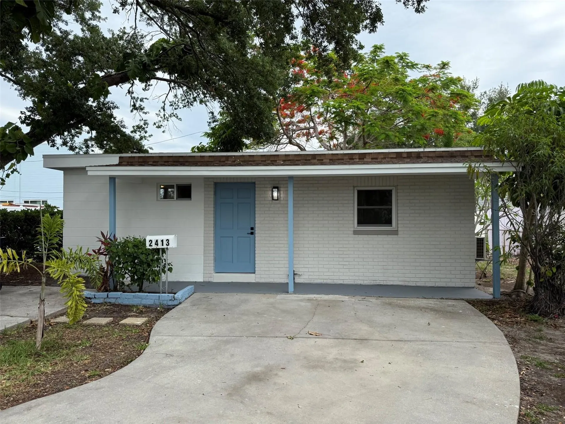 2413 18th Avenue N St Petersburg FL 33713