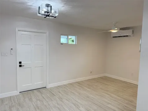 2413 18th Avenue N St Petersburg FL 33713