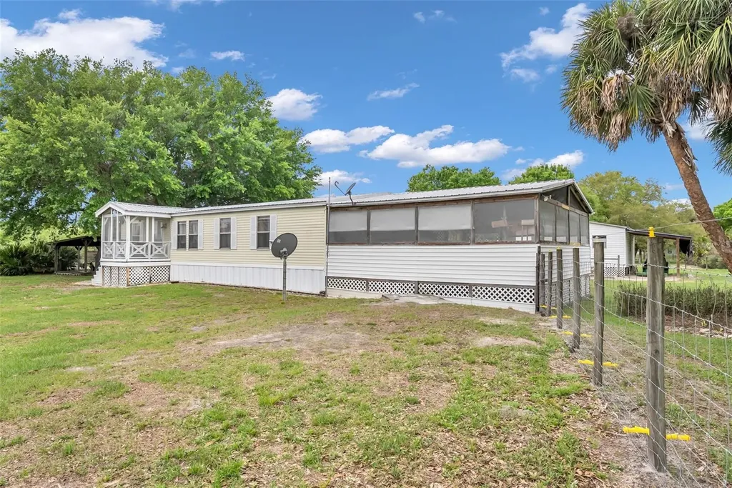 17255 NW 272nd Street Okeechobee FL 34972