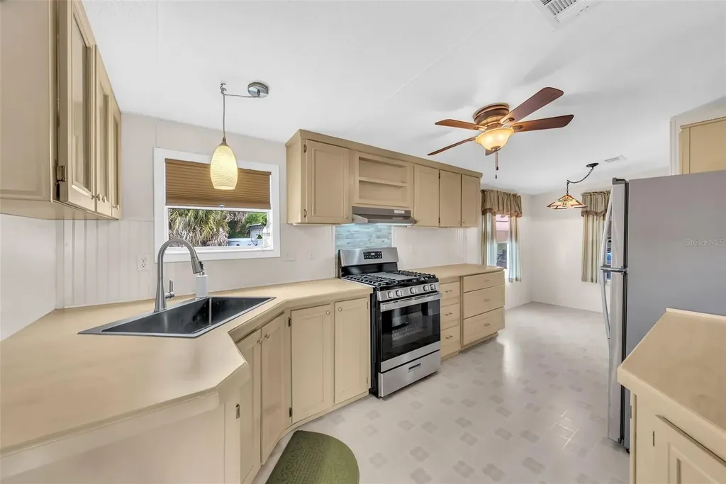 17255 NW 272nd Street Okeechobee FL 34972