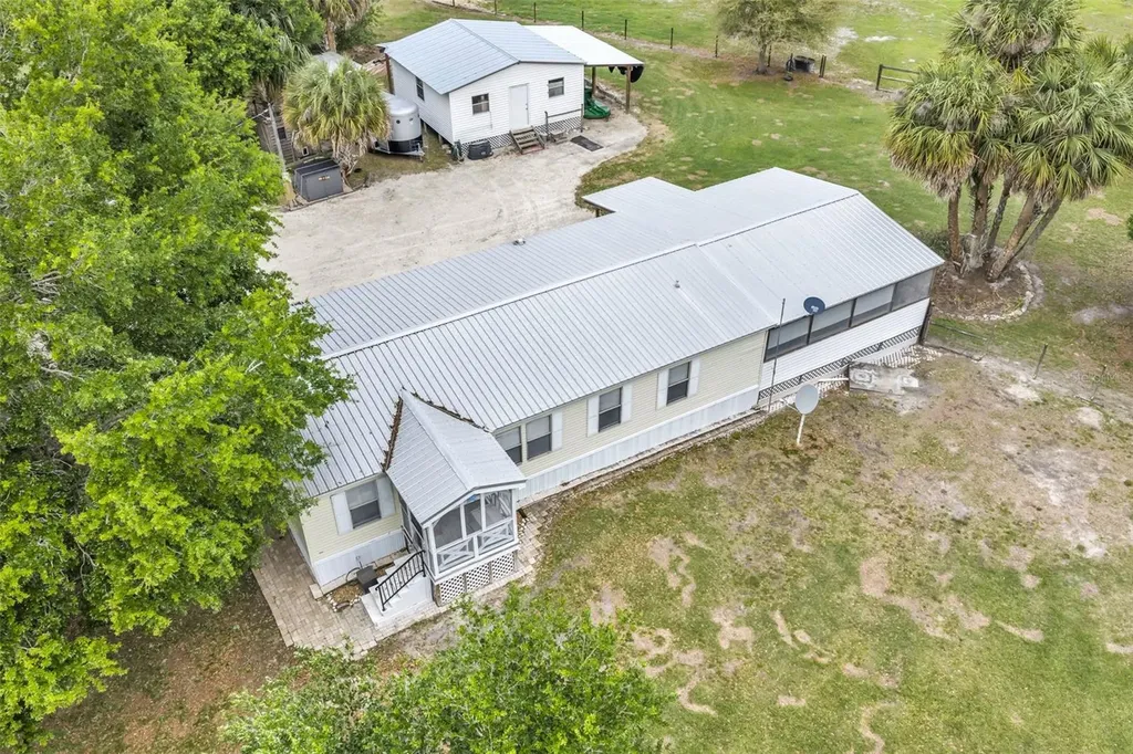 17255 NW 272nd Street Okeechobee FL 34972