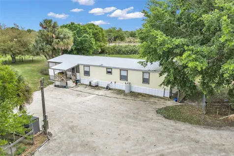 17255 NW 272nd Street Okeechobee FL 34972