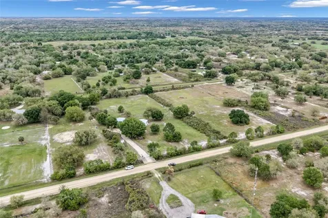 17255 NW 272nd Street Okeechobee FL 34972