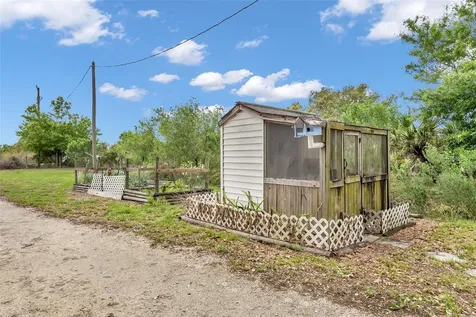 17255 NW 272nd Street Okeechobee FL 34972