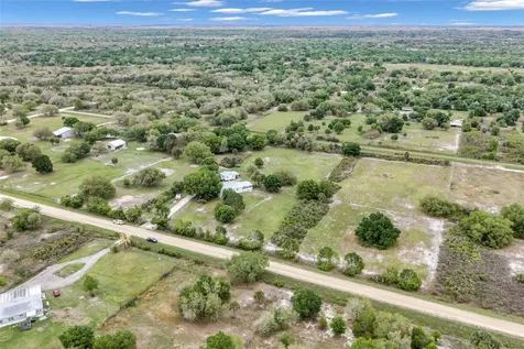 17255 NW 272nd Street Okeechobee FL 34972