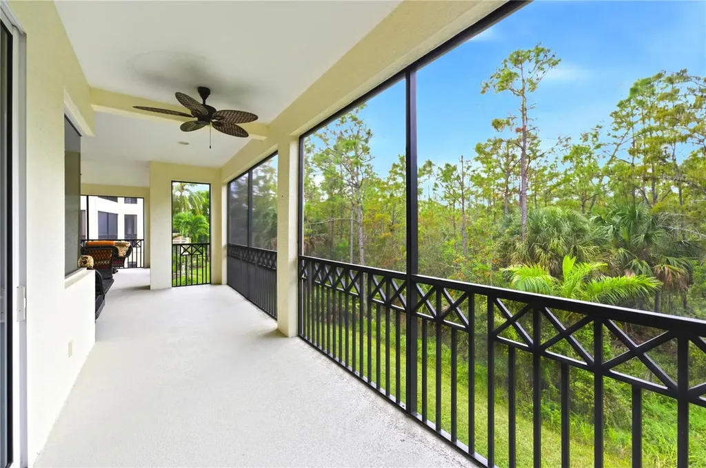 2843 Tiburon Boulevard E Naples FL 34109