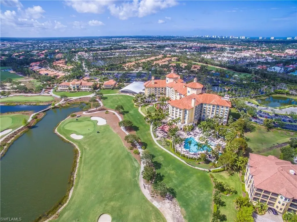 2843 Tiburon Boulevard E Naples FL 34109