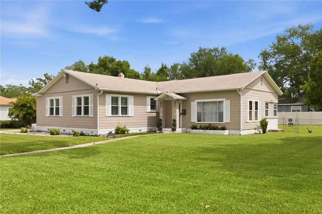 726 17th Avenue S St Petersburg FL 33701