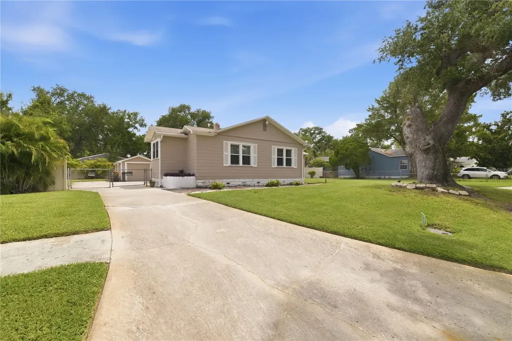 726 17th Avenue S St Petersburg FL 33701