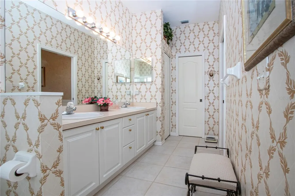 4937 Chase Oaks Drive Sarasota FL 34241