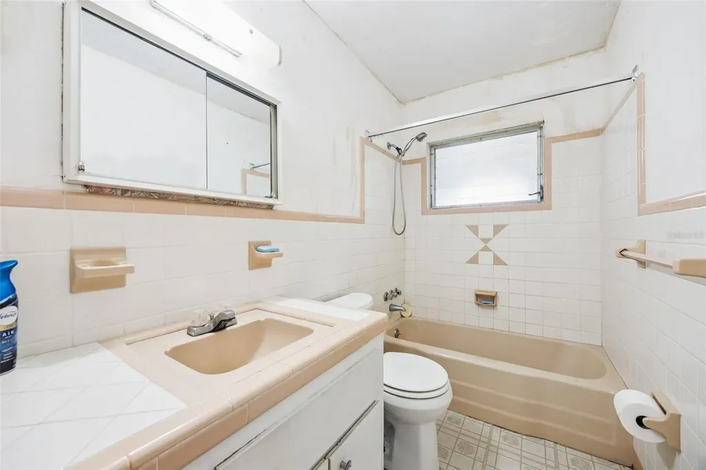 3733 Surrey Drive Orlando FL 32812