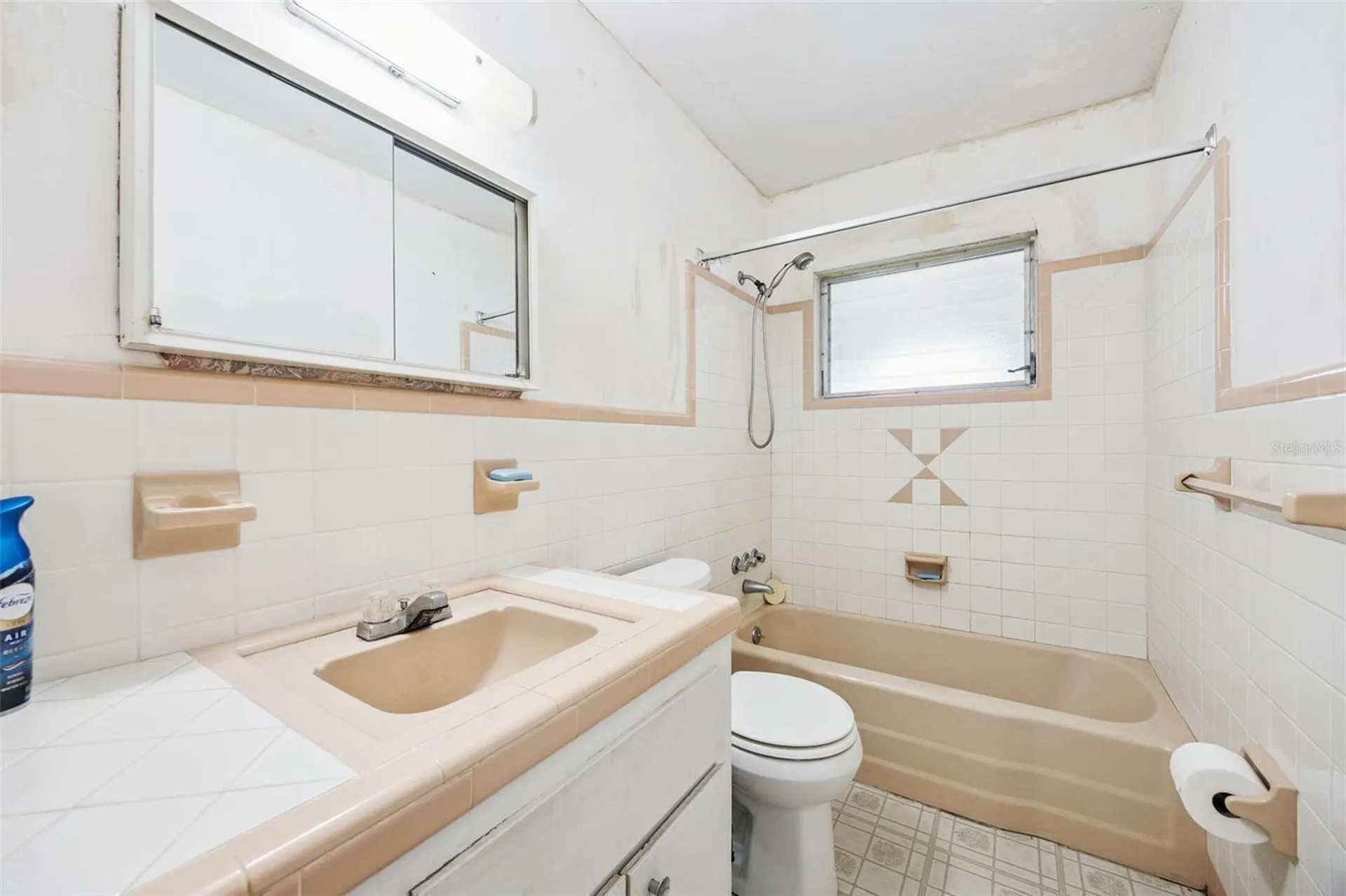 3733 Surrey Drive Orlando FL 32812