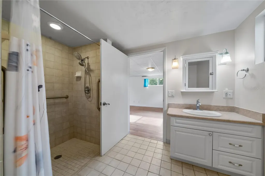2002 NW 11th Road Gainesville FL 32605