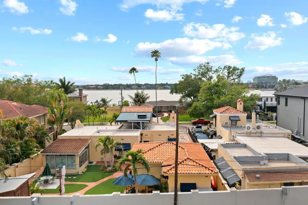 32 Aegean Avenue Tampa FL 33606