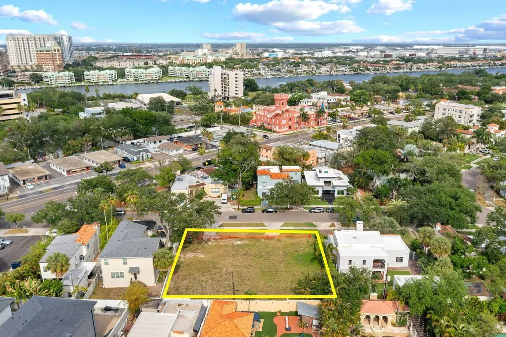 32 Aegean Avenue Tampa FL 33606