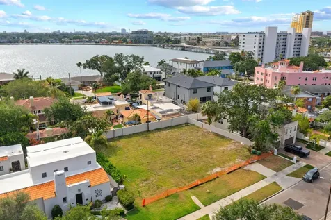 32 Aegean Avenue Tampa FL 33606