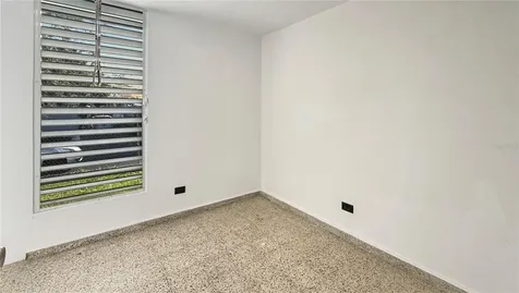 9 L6 Calle 9 Extension La Milagrosa Bayamon PR 00959