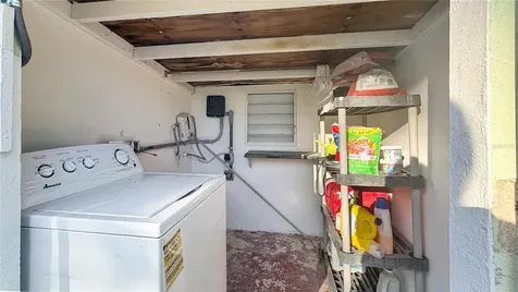 9 L6 Calle 9 Extension La Milagrosa Bayamon PR 00959