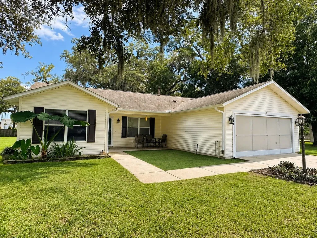 104 Cherry Blossom Lane Lady Lake FL 32159