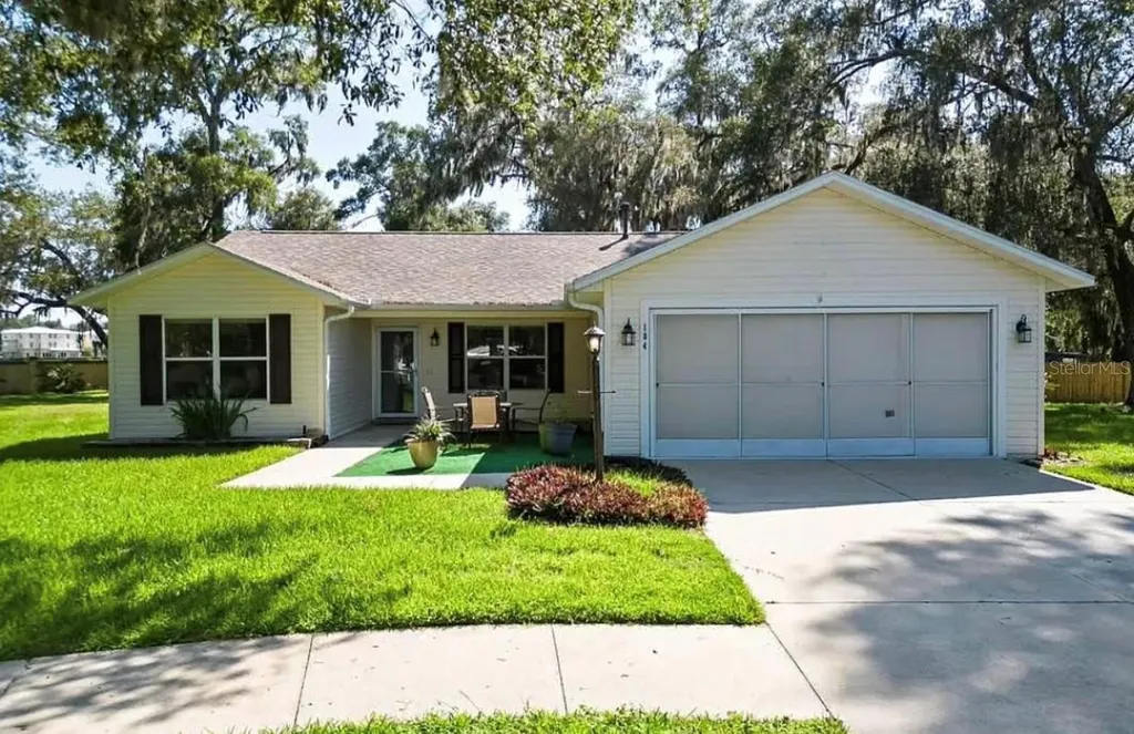 104 Cherry Blossom Lane Lady Lake FL 32159