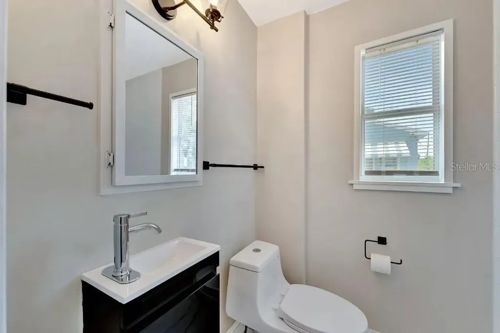 828 22nd Avenue N St Petersburg FL 33704