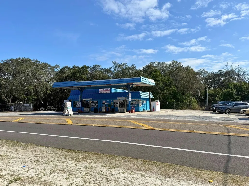 1941 S Pinellas Avenue Tarpon Springs FL 34689