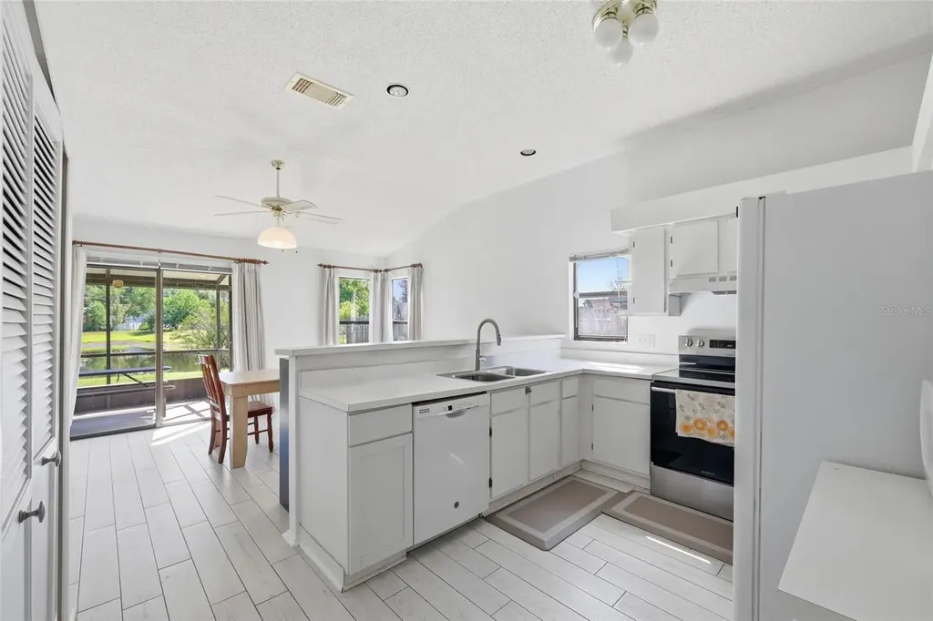 10137 Pink Carnation Court Orlando FL 32825