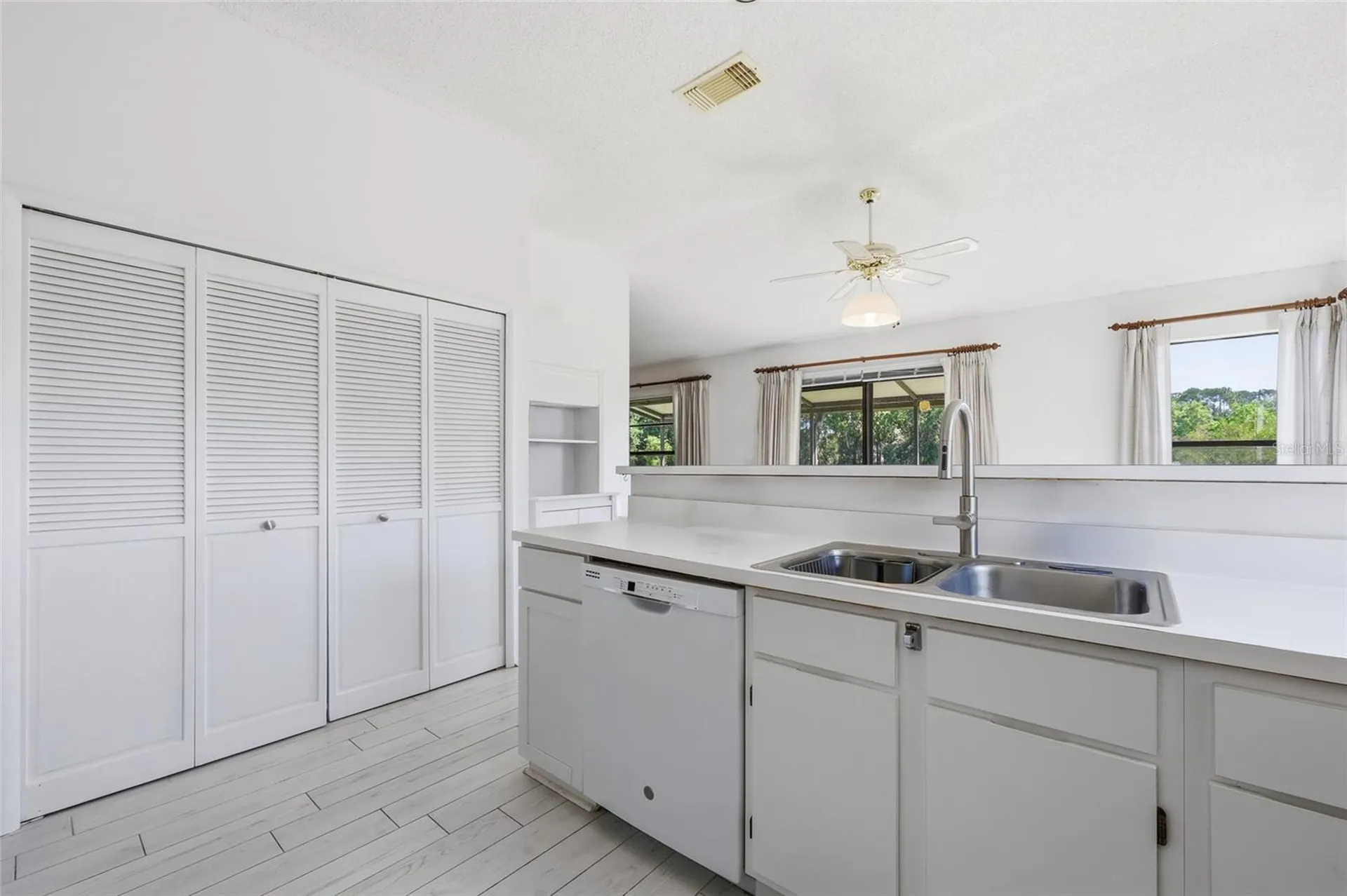 10137 Pink Carnation Court Orlando FL 32825