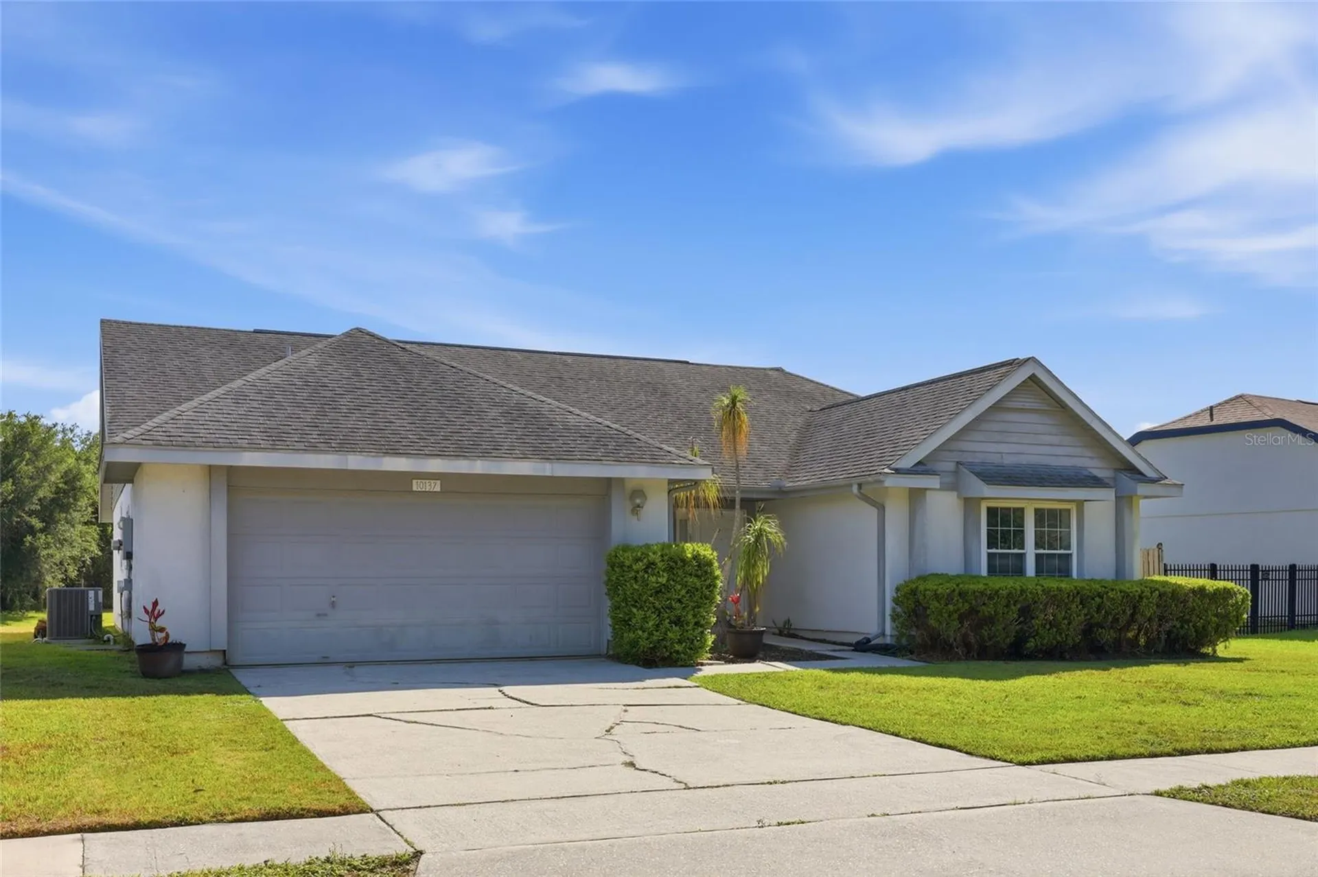 10137 Pink Carnation Court Orlando FL 32825