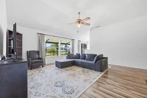 10137 Pink Carnation Court Orlando FL 32825