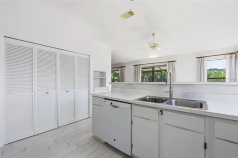 10137 Pink Carnation Court Orlando FL 32825