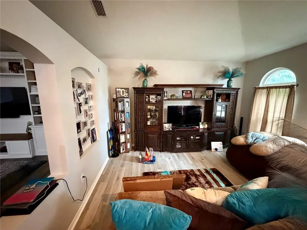4303 Orange Ridge Court Valrico FL 33596