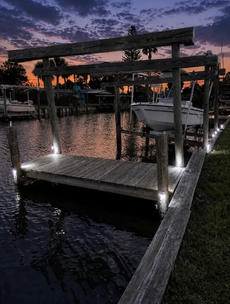 1623 Wavecrest Street Merritt Island FL 32952