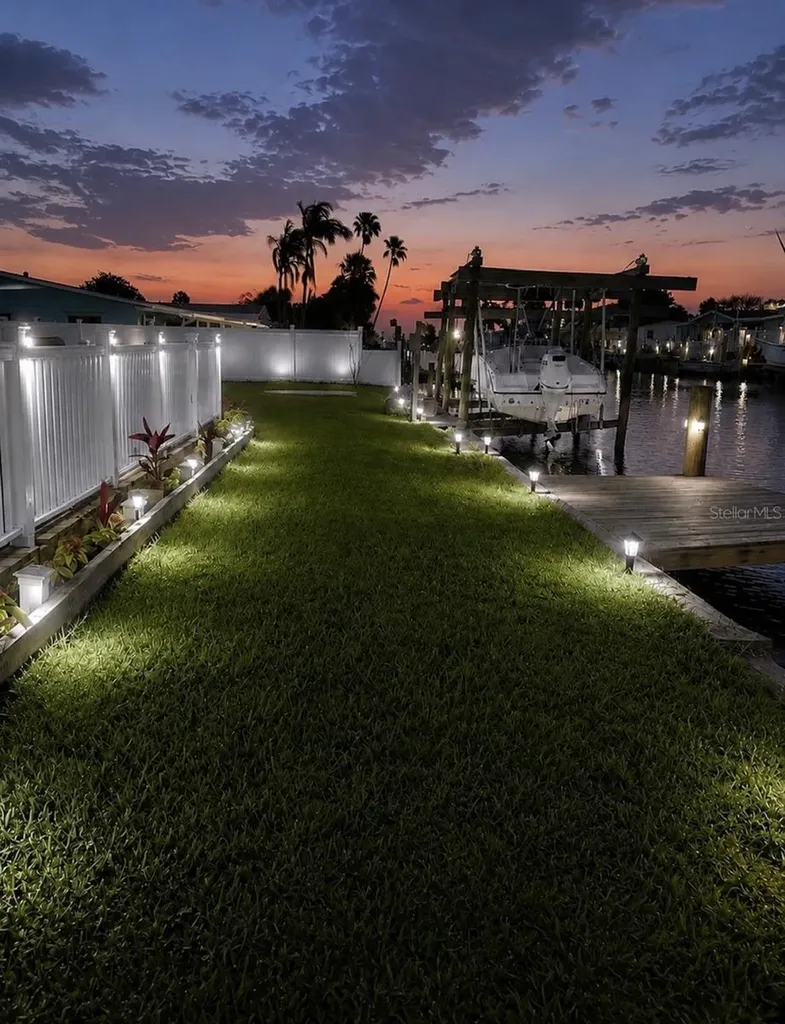 1623 Wavecrest Street Merritt Island FL 32952
