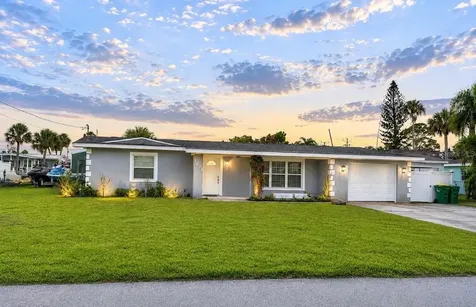 1623 Wavecrest Street Merritt Island FL 32952
