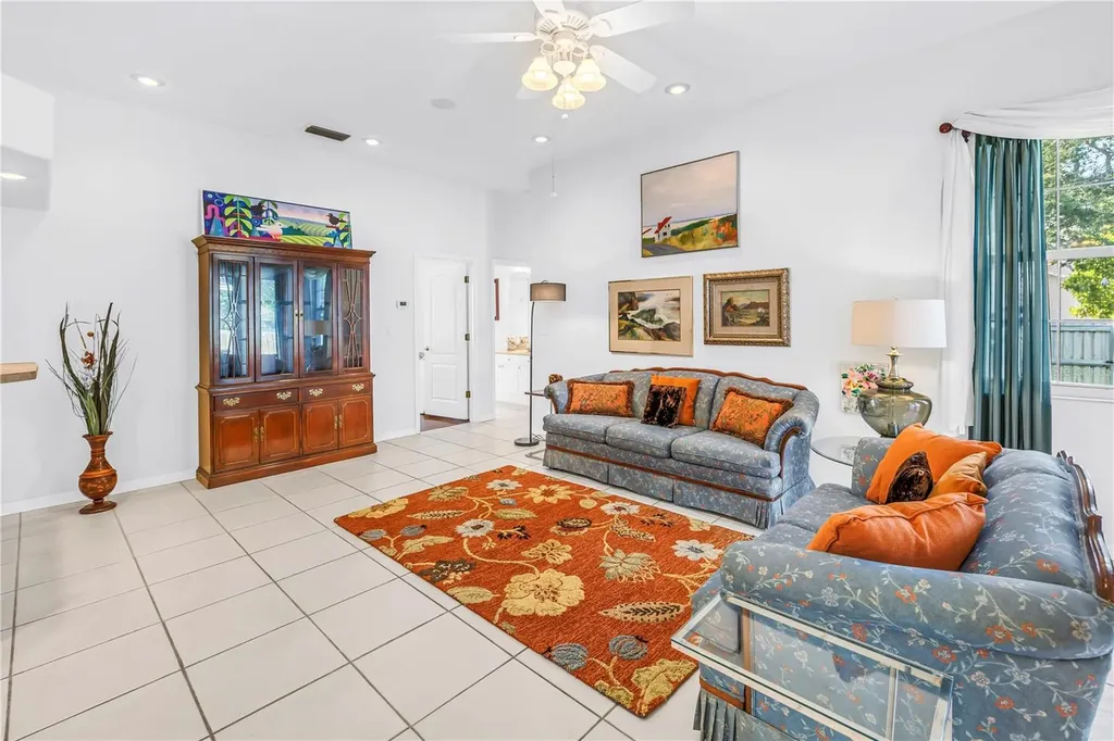 459 Northmoor Avenue N St Petersburg FL 33702