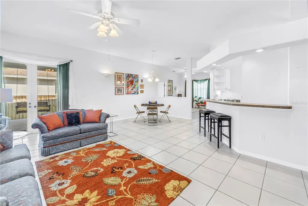459 Northmoor Avenue N St Petersburg FL 33702