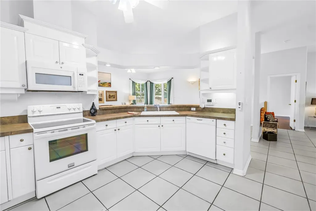 459 Northmoor Avenue N St Petersburg FL 33702