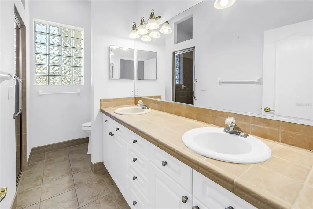 459 Northmoor Avenue N St Petersburg FL 33702