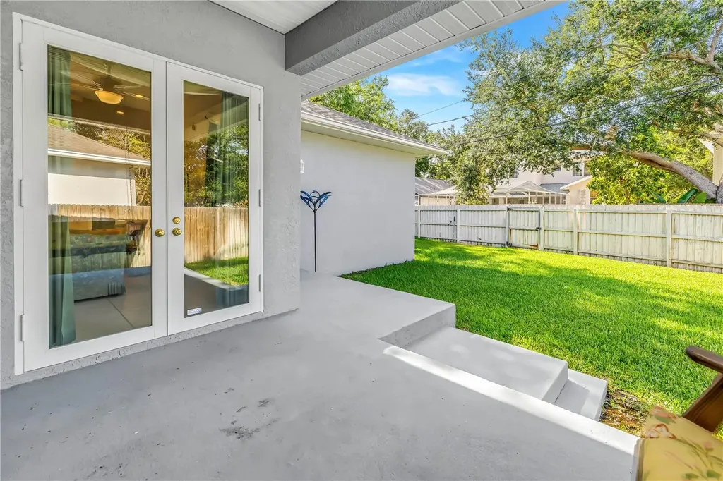 459 Northmoor Avenue N St Petersburg FL 33702