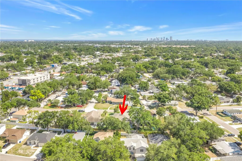 459 Northmoor Avenue N St Petersburg FL 33702