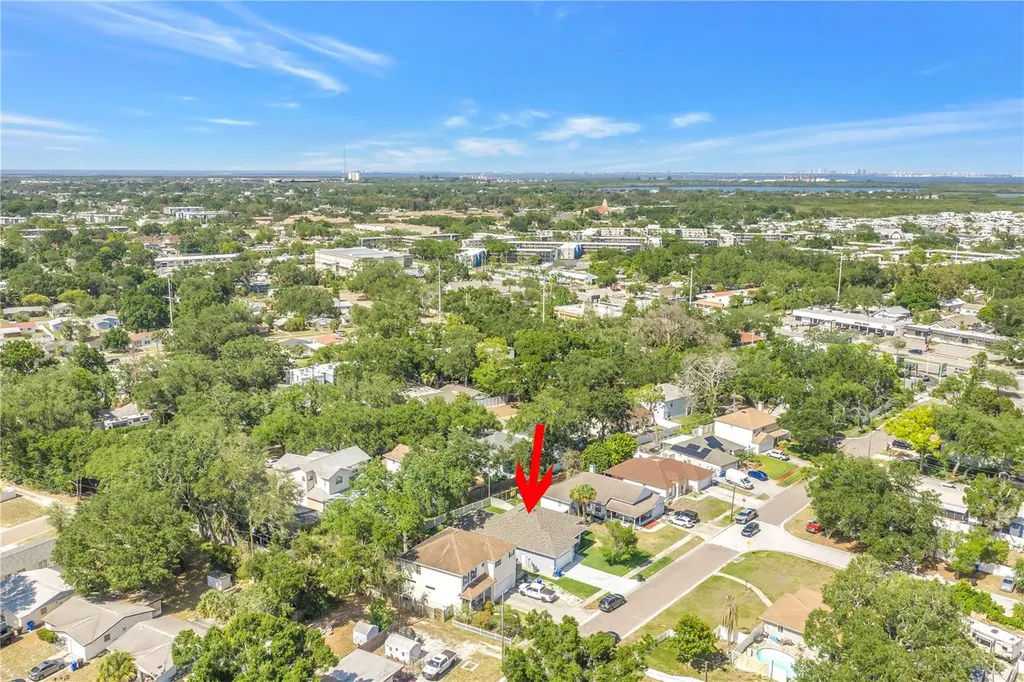 459 Northmoor Avenue N St Petersburg FL 33702