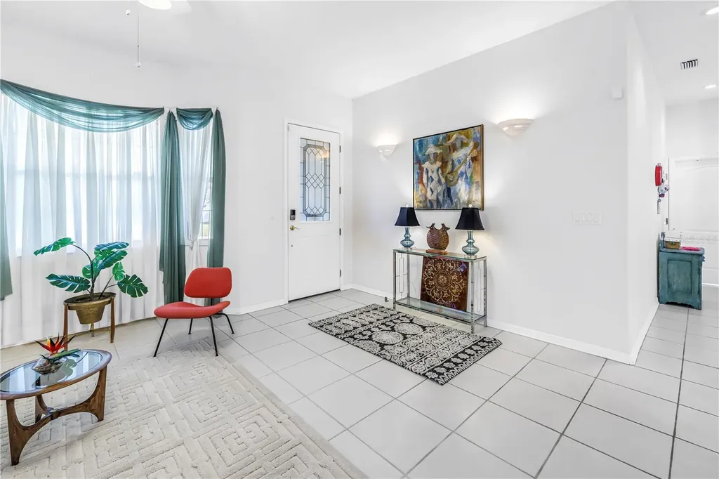 459 Northmoor Avenue N St Petersburg FL 33702