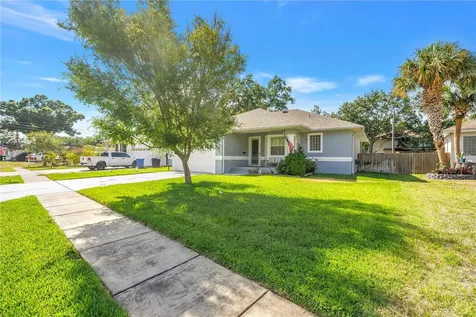 459 Northmoor Avenue N St Petersburg FL 33702