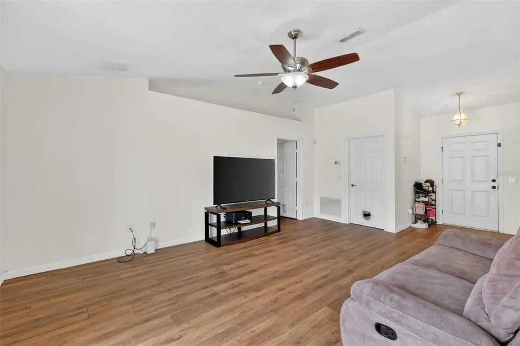 5 Hemlock Radial Lane Ocala FL 34472