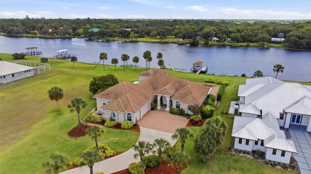 2504 Caloosa Shores Drive Labelle FL 33935