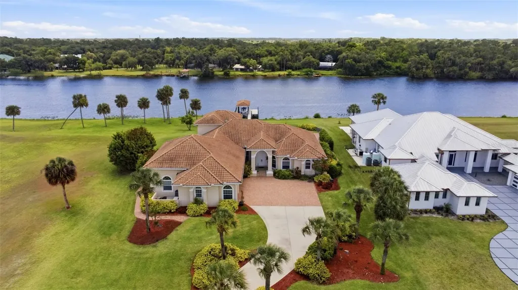 2504 Caloosa Shores Drive Labelle FL 33935