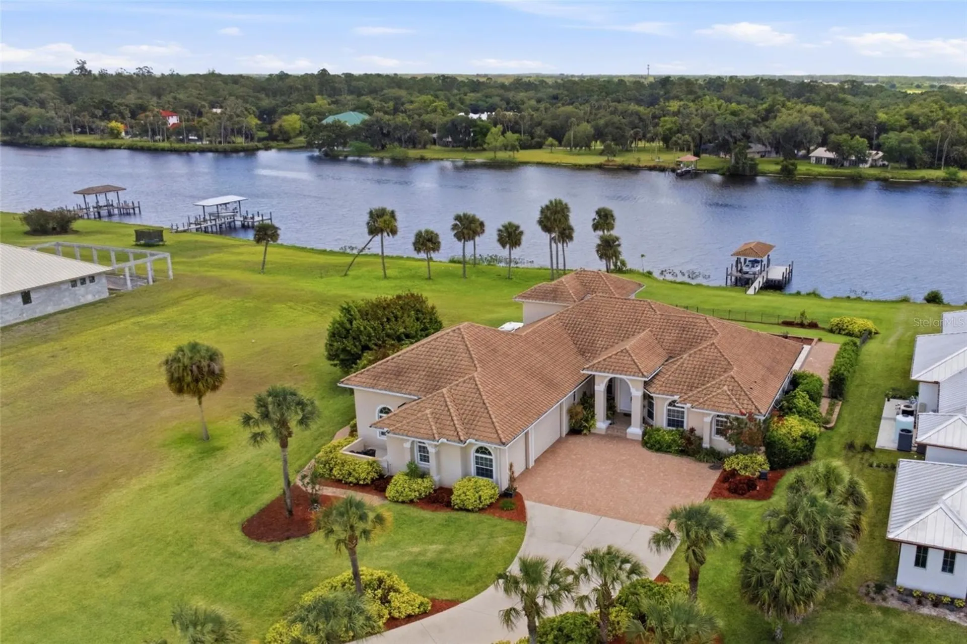 2504 Caloosa Shores Drive Labelle FL 33935