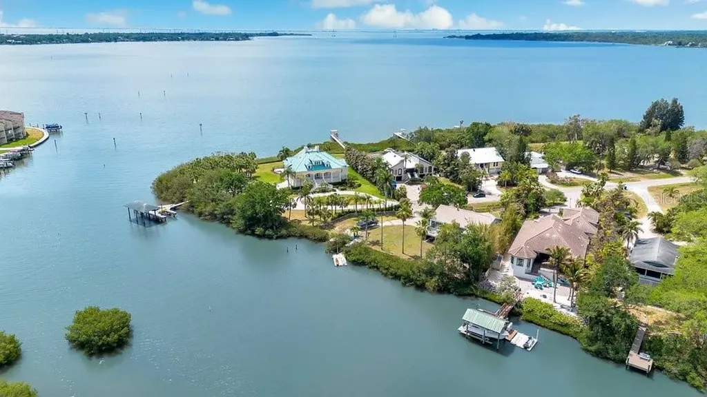3858 Shore Boulevard Oldsmar FL 34677